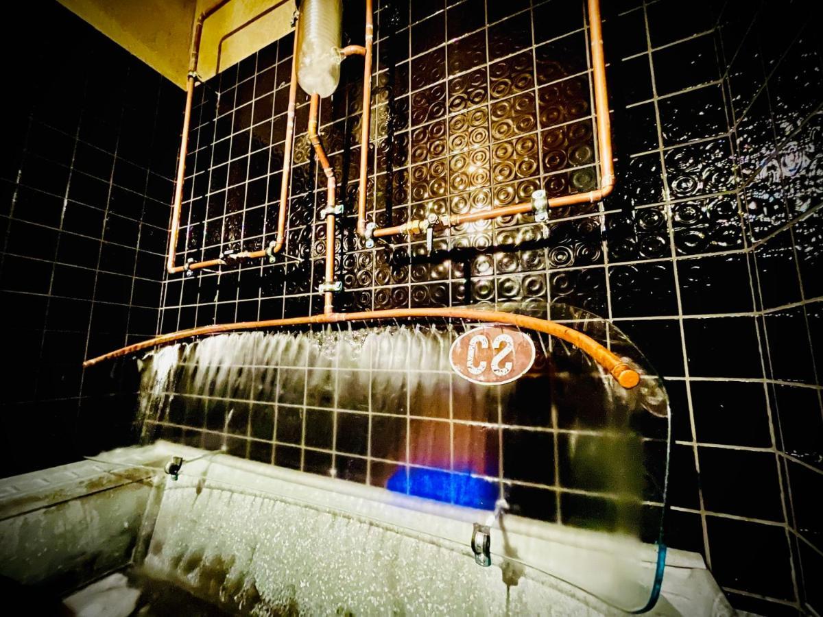 Haraburdi Recyclart Hotel Kostelec nad Orlicí Extérieur photo